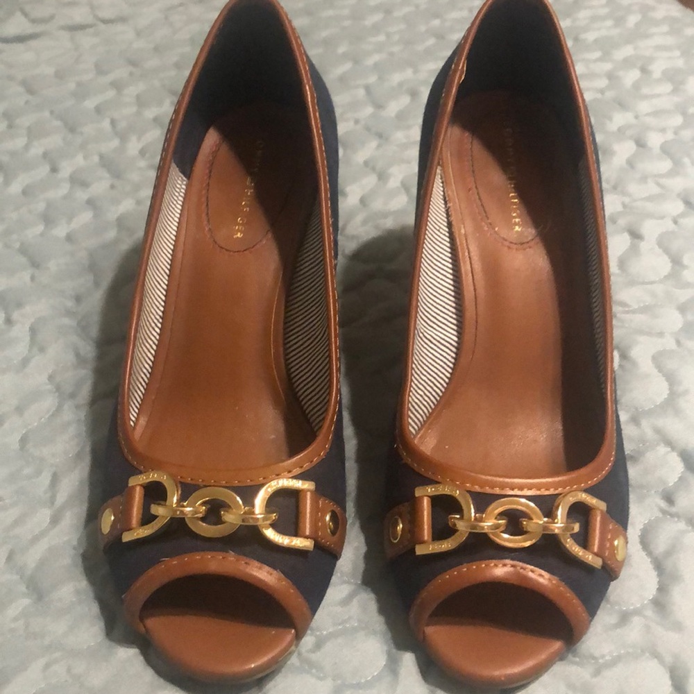 Peep toe wedges
